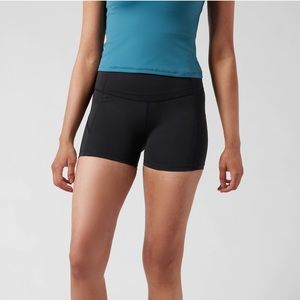 Athleta Ultimate Shortie Black size medium